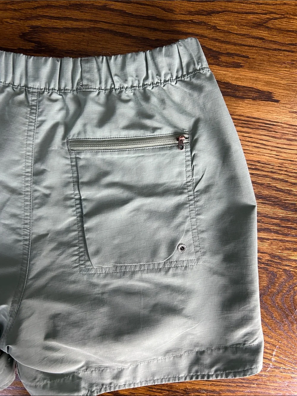 REI Co-op Women's Sage Green Hiking  Shorts SIZE MEDIUM